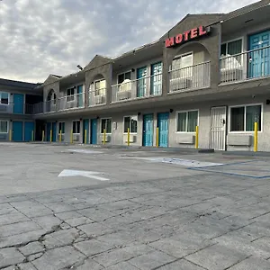 Palm - Newly Renovated Hotel